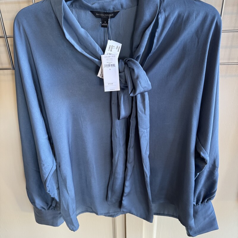 NWT Banana Republic Top, Blue, Size: S
All sales are final.
Pick up item within 7 days of purchase or have it shipped.