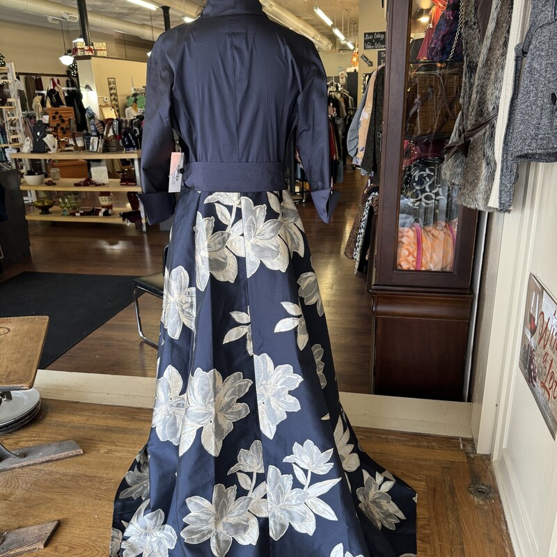 NEW w/Tags Rickie Freeman/NiemanMarcus, NavyFloral, Size: 10<br />
Original Price $749.99<br />
All Sales Are Final. No Returns.<br />
Pick Up In Store Or Shipping Is Available