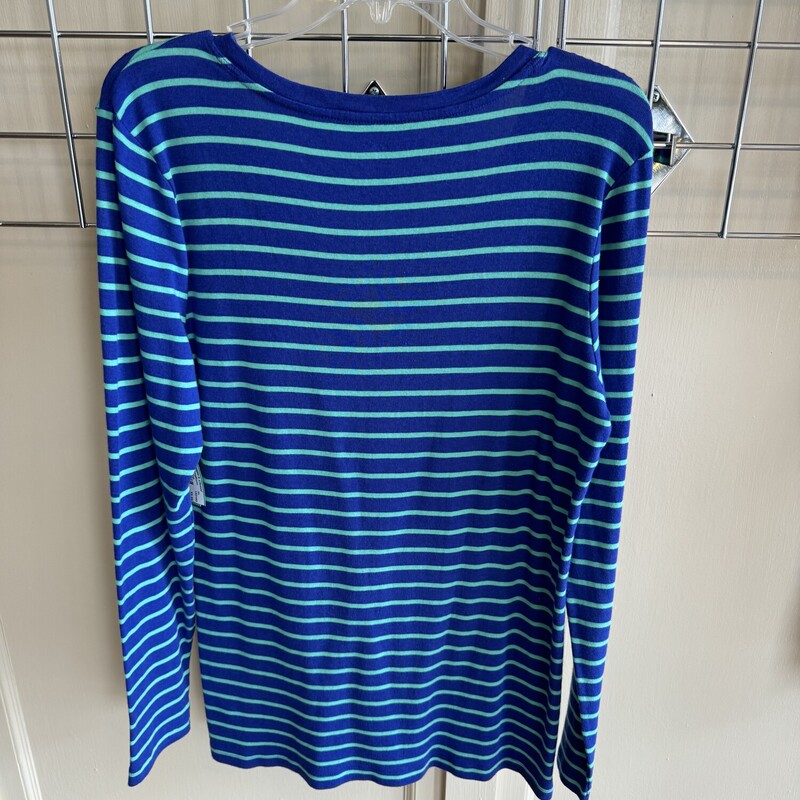 Gap Long Sleeve Stripe Soft Shirt
Size: XL
Color: Blue/Green
All sales are final
Pick up in store or get it shipped to you
*additional shipping fees*