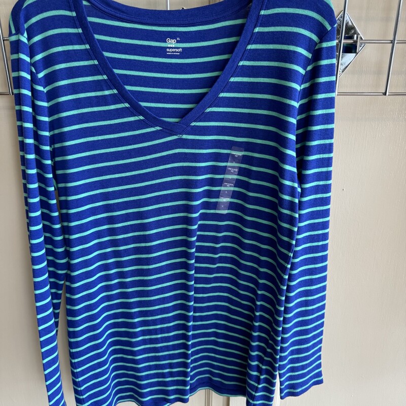 Gap Long Sleeve Stripe Soft Shirt
Size: XL
Color: Blue/Green
All sales are final
Pick up in store or get it shipped to you
*additional shipping fees*
