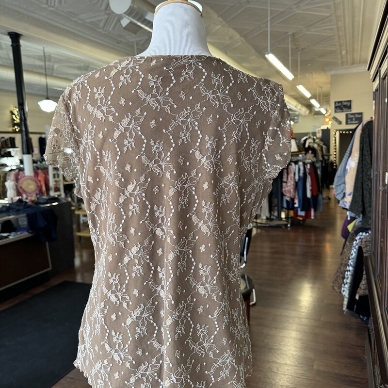 Style&Co Lacey over line Short Sleeve Shirt
Size: XL
Color: Brown
All sales are final
Pick up in store or get it shipped to you
*additional shipping fees*