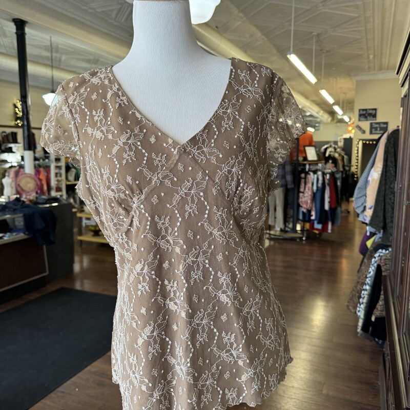 Style&Co Lacey over line Short Sleeve Shirt
Size: XL
Color: Brown
All sales are final
Pick up in store or get it shipped to you
*additional shipping fees*