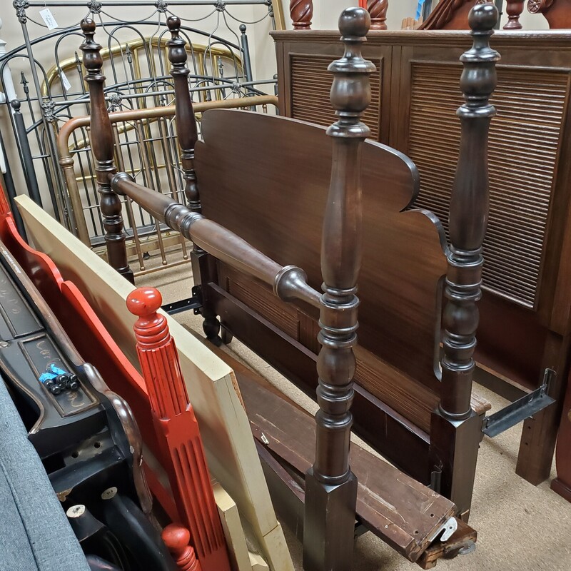 Vtg Bed HFR Savannah Furniture Consignment