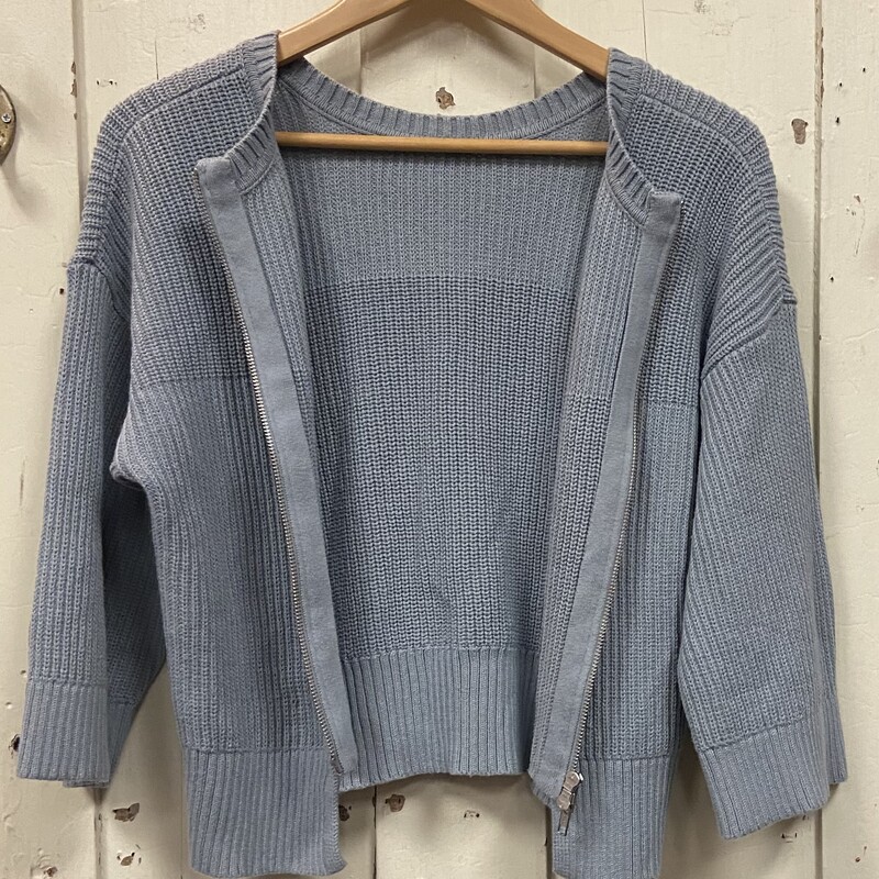 Lt Blu Convrt Zip Sweater<br />
Lt Blue<br />
Size: Small