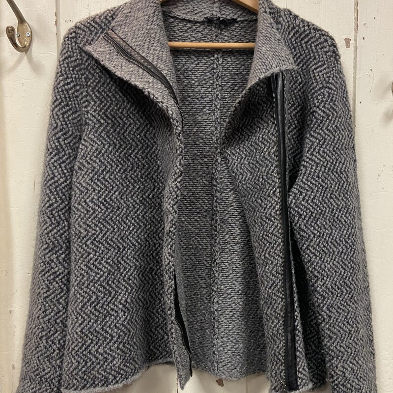 Gy/b Wool Alpac Sw Jacket<br />
Gry/blk<br />
Size: L R $298
