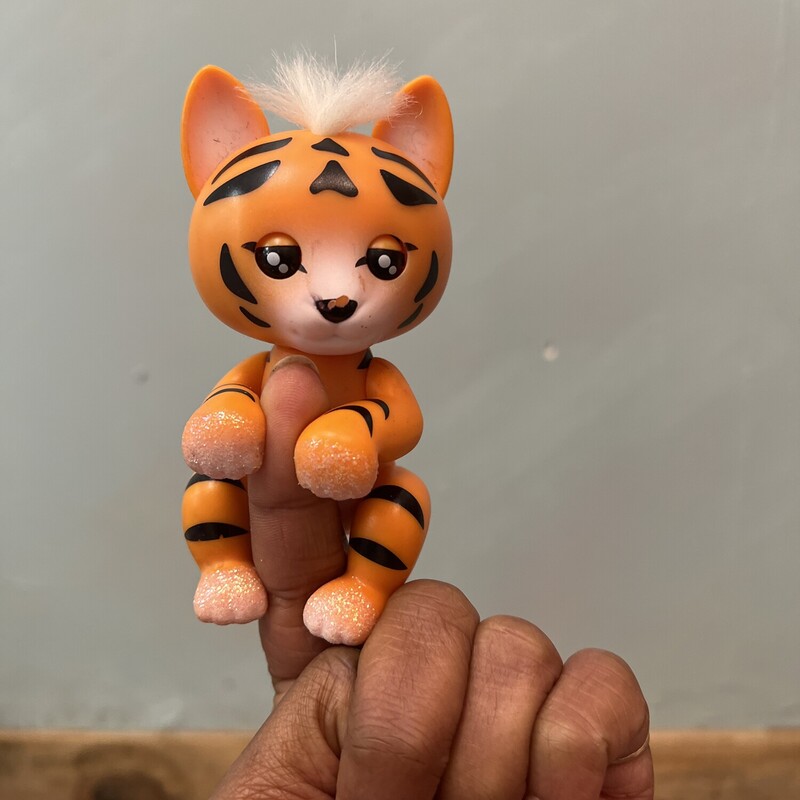 Fingerling Tiger, Yellow, Size: Toy/Game
