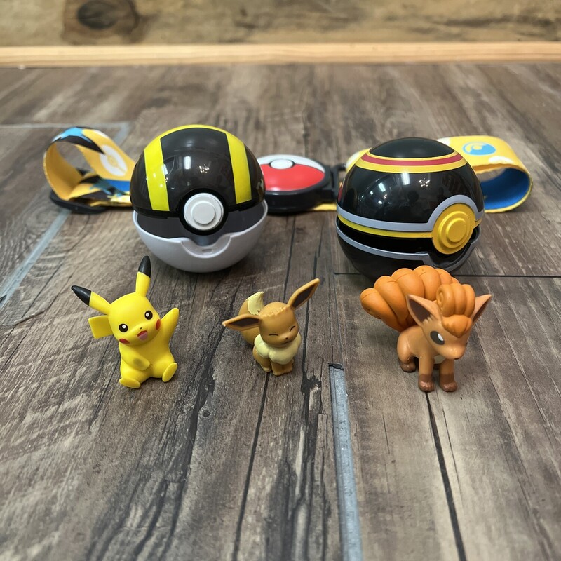 Pokemon ClipNGo W Belt, Multi, Size: Toy/Game
comes with a puch. Puch needs to be clean.