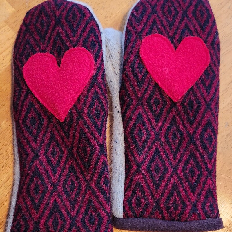 RECYCLED MITTEN HEART