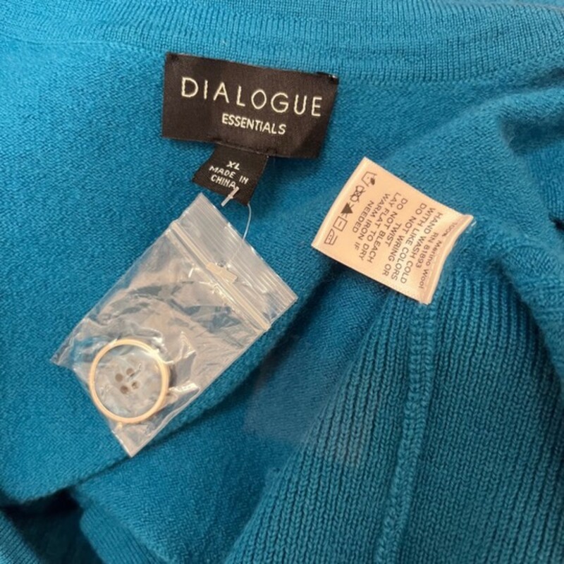 NEW Dialogue Cardigan<br />
Merino Wool<br />
Teal Blue<br />
Size: XL