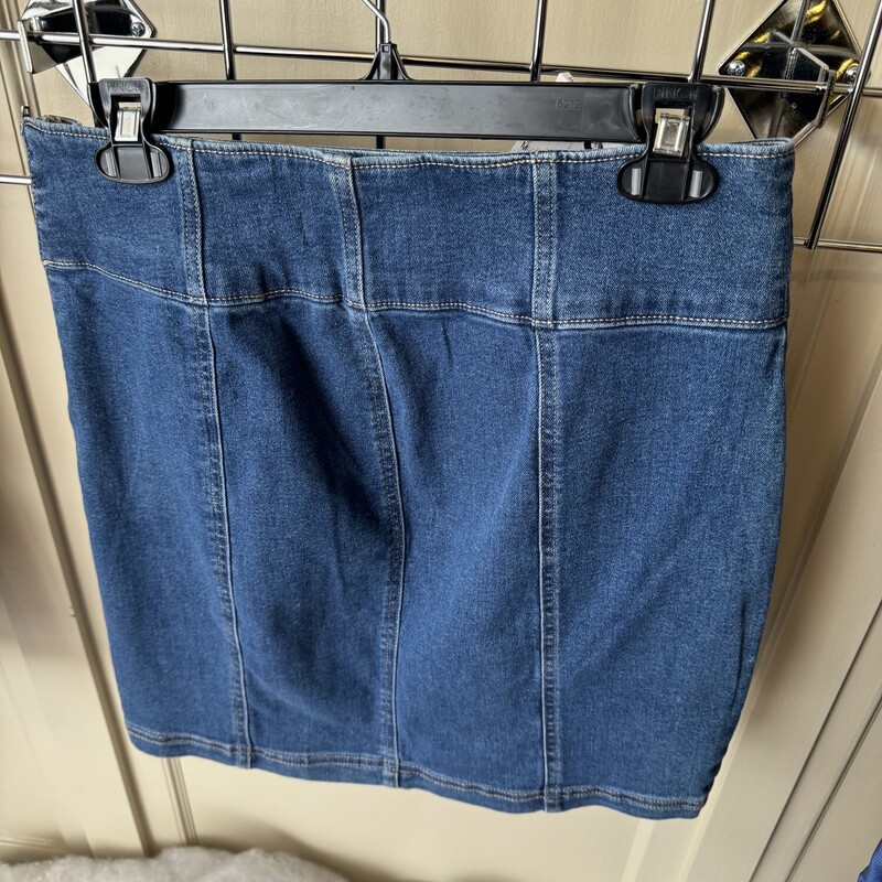 NWT So Denim Skirt, Blue, Size: 13
All sales final
Shipping Available
Free in store pickup within 7 days of purchase