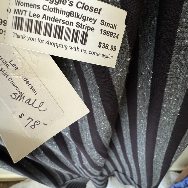 NWT Lee Anderson Stripe S, Blk/grey, Size: Small<br />
All sales final<br />
Shipping Available<br />
Free in store pickup within 7 days of purchase