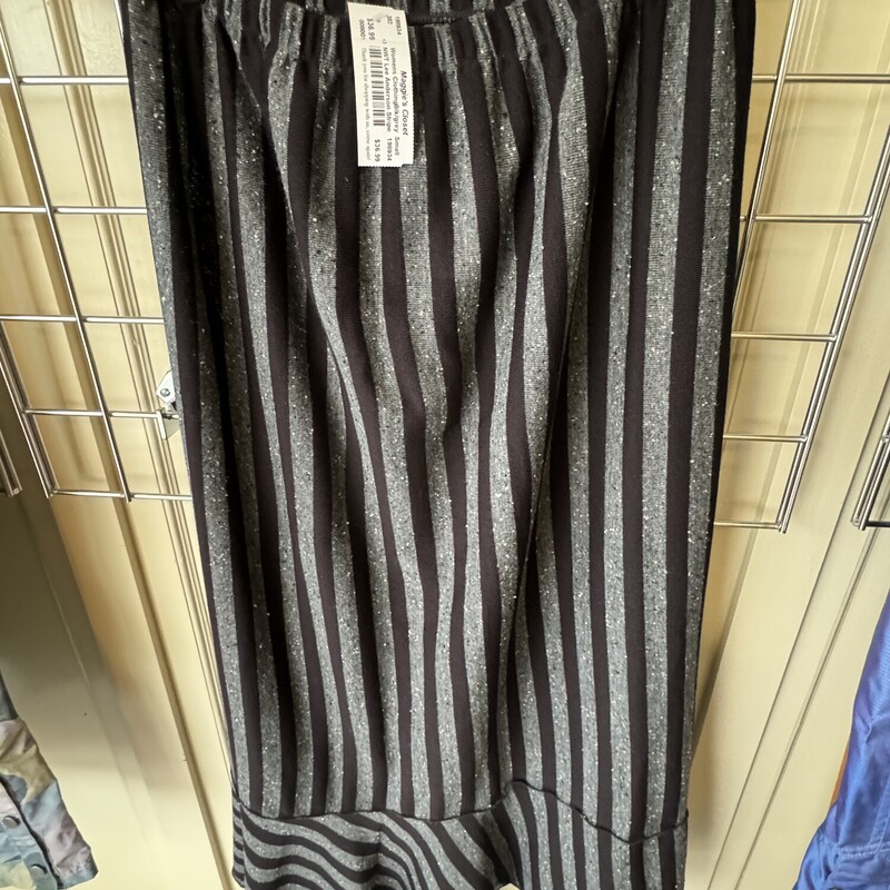 NWT Lee Anderson Stripe S, Blk/grey, Size: Small
All sales final
Shipping Available
Free in store pickup within 7 days of purchase