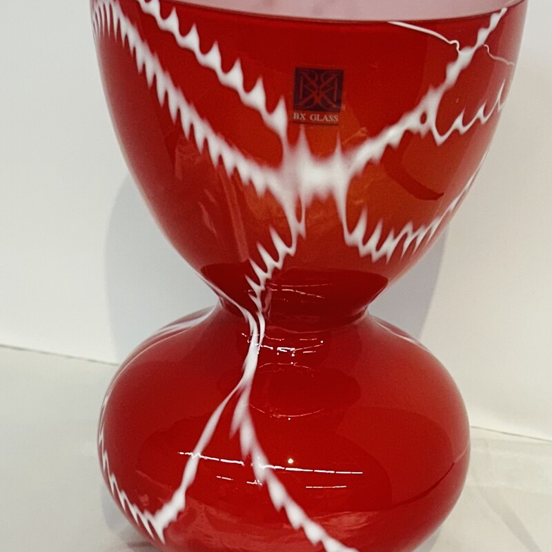 BX Blown Glass Curved Splash Vase
Red White
Size: 6 x 10H