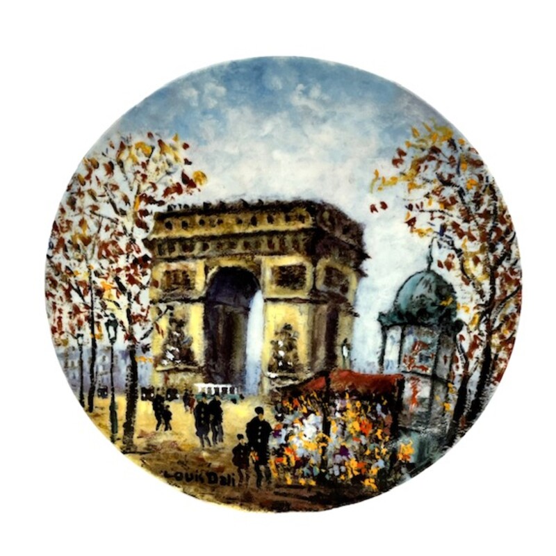 Limoges L Arc De Triomphe Plate Limited Edition
Multicolored
Size: 8.5dia