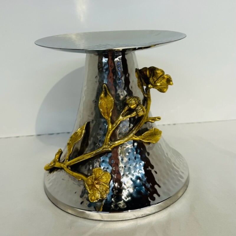 Michael Aram Floral Detail Candleholder
Silver Gold Size: 6 x 5.5H