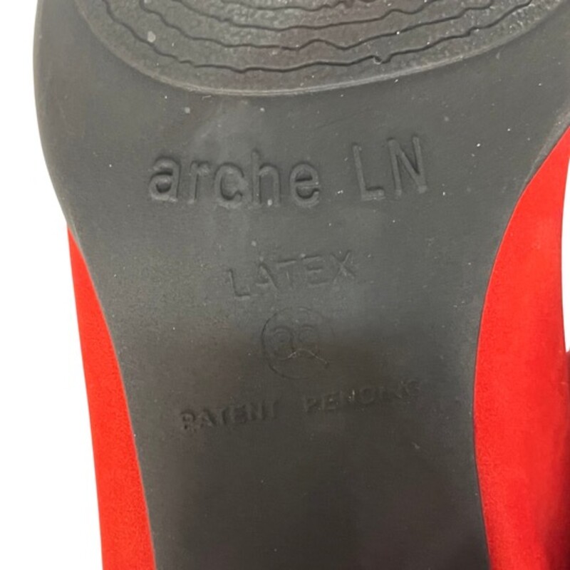 Arche Malham Slip On Leather Shoe<br />
Color: Red<br />
Size: 8.5<br />
<br />
Retails Brand New $395