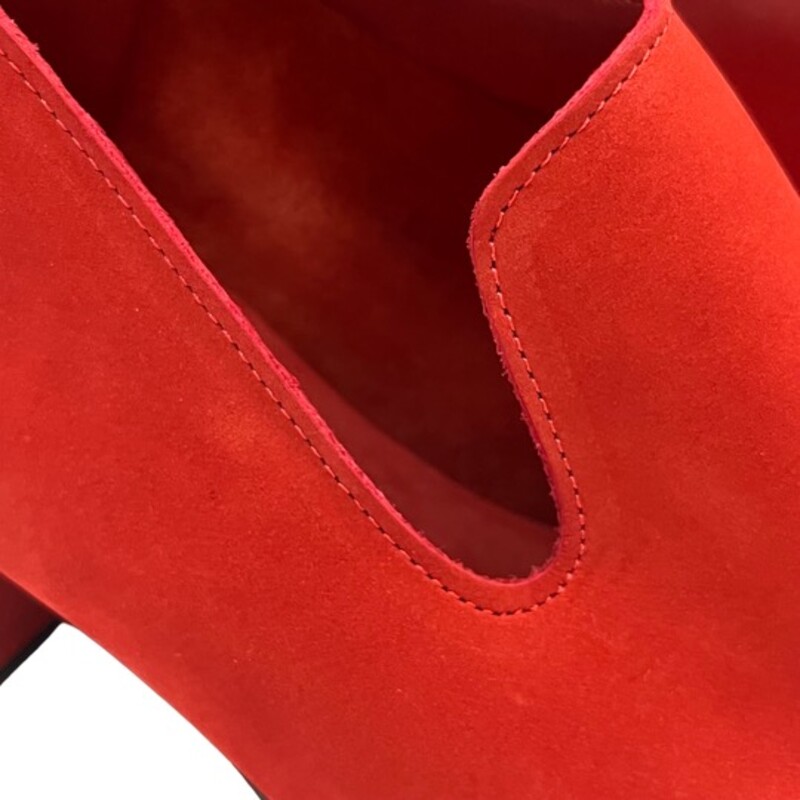 Arche Malham Slip On Leather Shoe<br />
Color: Red<br />
Size: 8.5<br />
<br />
Retails Brand New $395