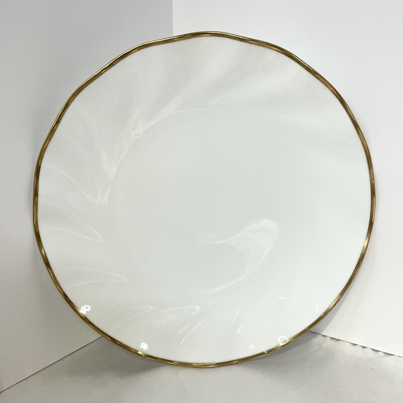 Christian Dior Gold Trim Plate
White Gold
Size: 9Diam