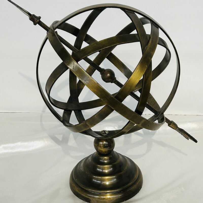 Brass Sphere Globe with Arrow
Brass
Size: 10.5 x11.5 H