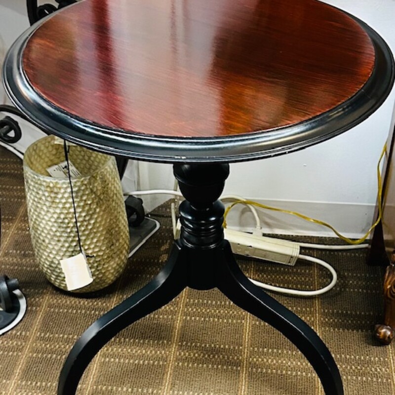 Bernhardt Round Table,
Brown Black Wood
Size: 23x27H