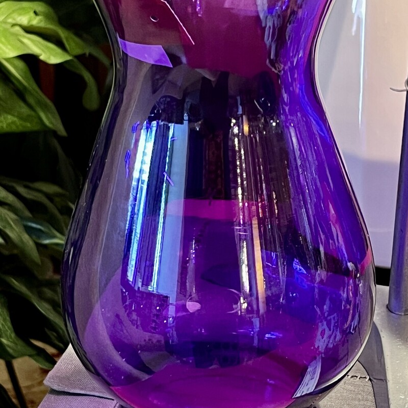 Purple Glass Vase
Size: 11H