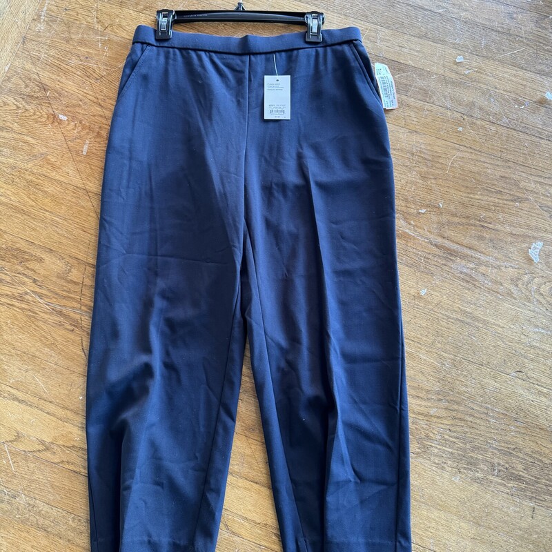 NWT Croft & Barrow Dress Pants, Navy, Size: 12P Short
Available for in-store pick up or have shipped
All Sales Are Final . NO Returns.