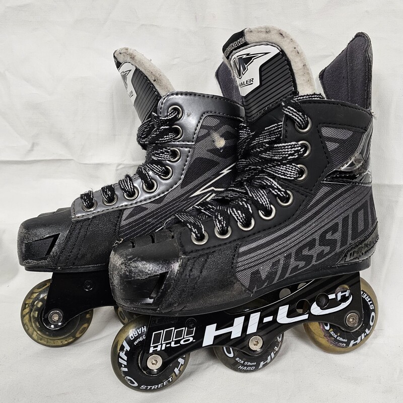pre-owned Mission Inhaler DS7 Roller Hockey Skates, Size: Y12 E (wide), MSRP $99.99