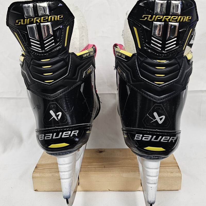 Bauer Supreme M4 Hockey Skate, Size: 4.5 Fit 3, Pre-owned in great shape. MSRP $349.95