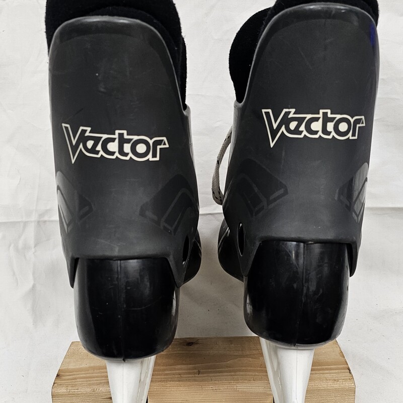 Older Model CCM Vector Skates, Size: 8, Pre-owned