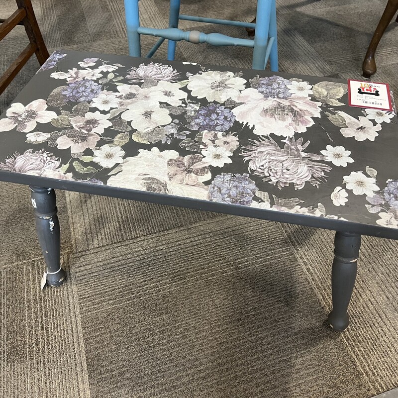 Sm. Gray Floral Bench