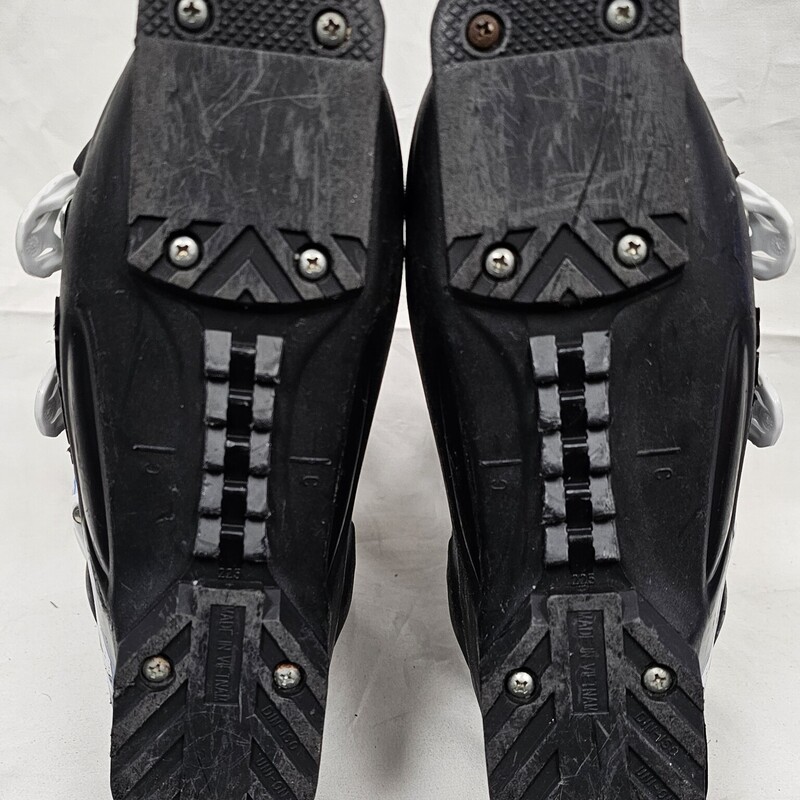 Pre-owned Nordica GP TJ Kids Ski Boots, Mondo Point 22.5, Size: 4.5, MSRP $140
