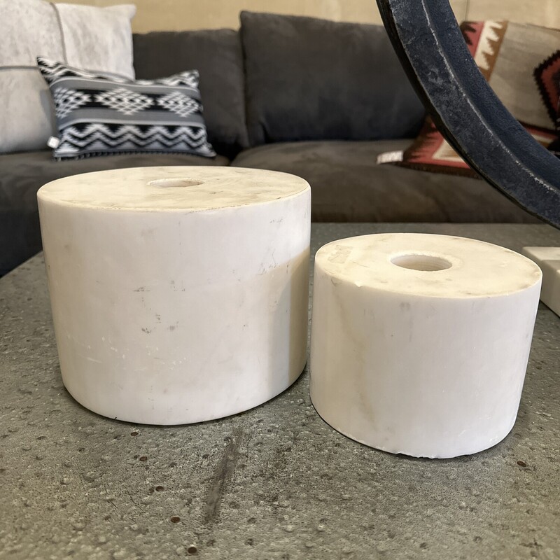 Marble Candle Holder - Set Of 2

Large: 8Tx6W
Small: 6Tx4W