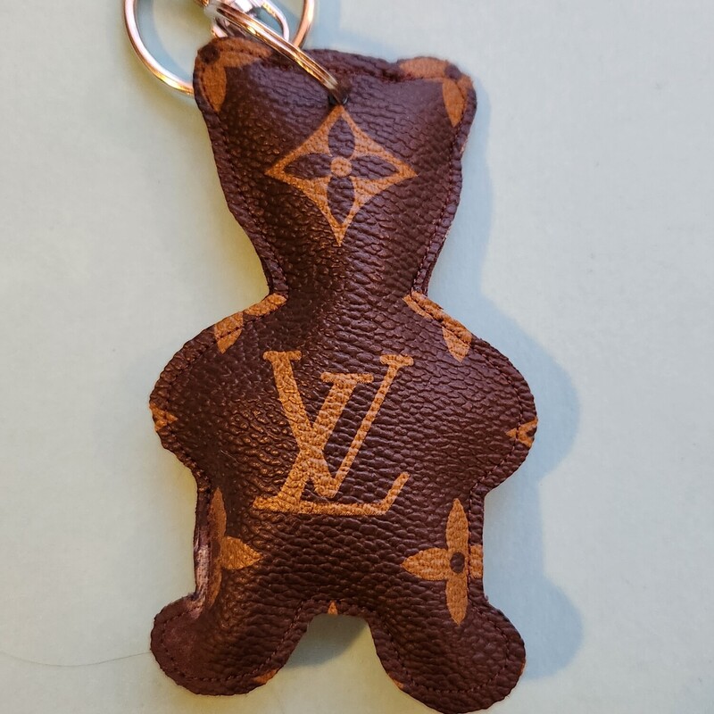 RECYCLED KEYCHAIN LV