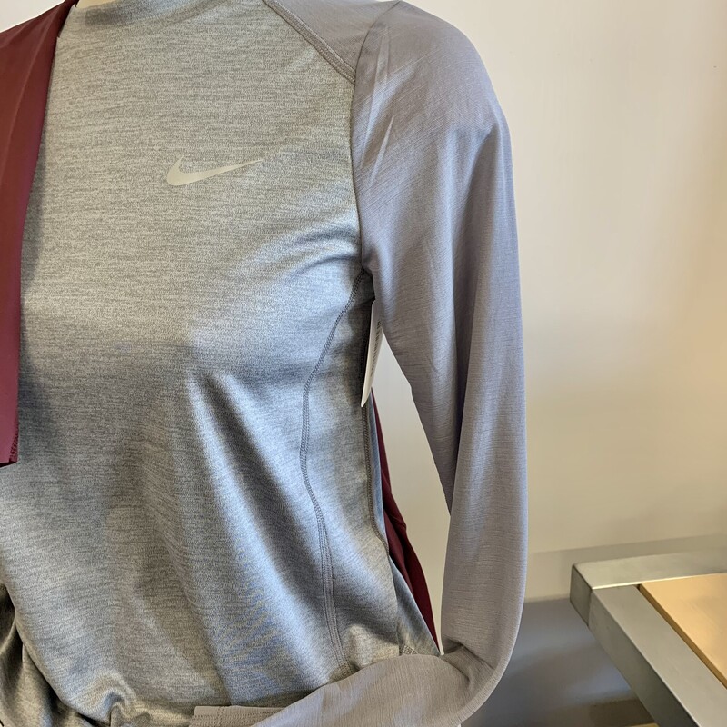 Nike Running Top,<br />
 Colour: Grey,<br />
Size: Medium