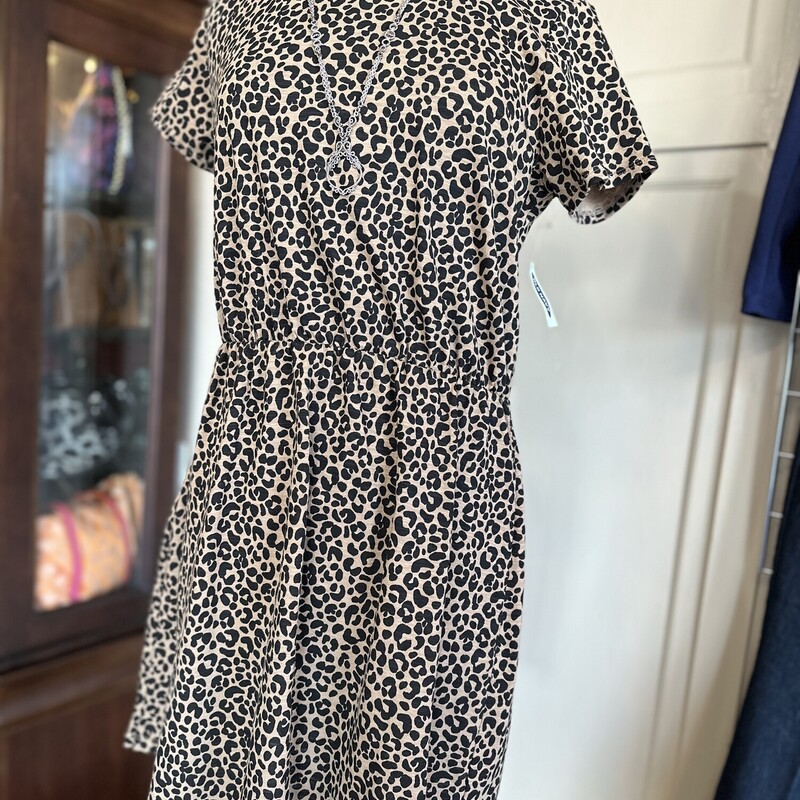 NWT Old Navy Animal Prnt, Brwn/Blc, Size: L
All sales are final.
Pick up from store within 7 days of purchase or have it shipped.