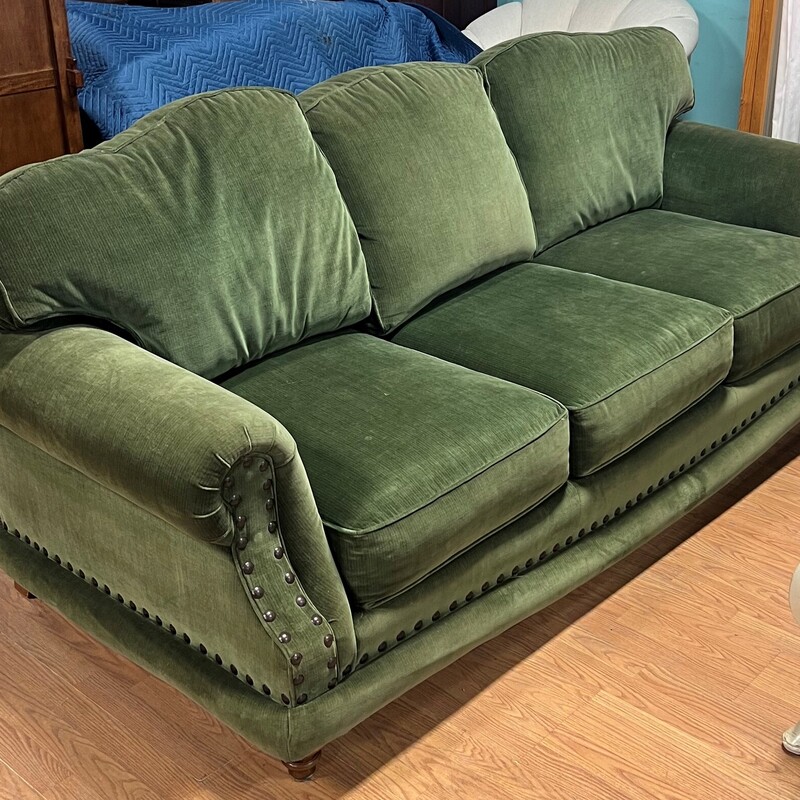 Velvet Taylor King, Green, 3 Cushion
88in long x 40in deep x 34in tall