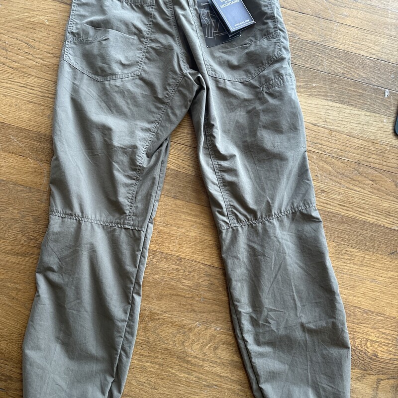 NewWithTags Kuhl Kontra Pant, GreenKha, Size: 32 X 30<br />
Original Price $75.00 Our Price $43.99<br />
All Sales Final. No Returns<br />
Shipping Is Available<br />
Pick Up in Store within 7 days of Purchase
