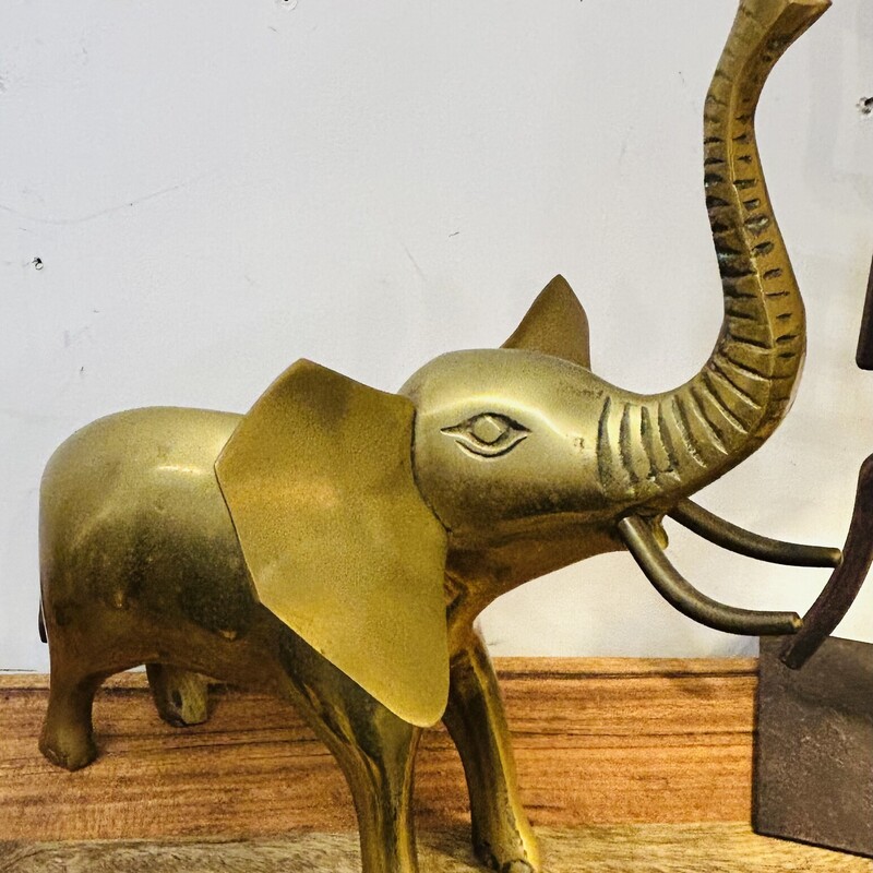 Brass Elephant Statue
Brass Size: 9 x 10H