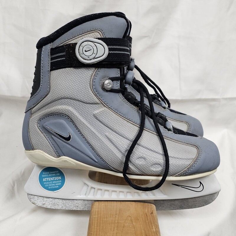 Nike Comfort Ice Women's Recreational Skate- Size 6, pre-owned.  MSRP $119.99