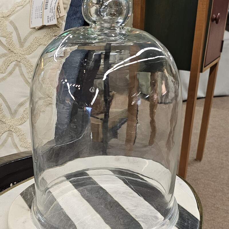 Glass Cloche with Striped Marble Base
Clear Gray Cream
Size: 9.5 x 12H