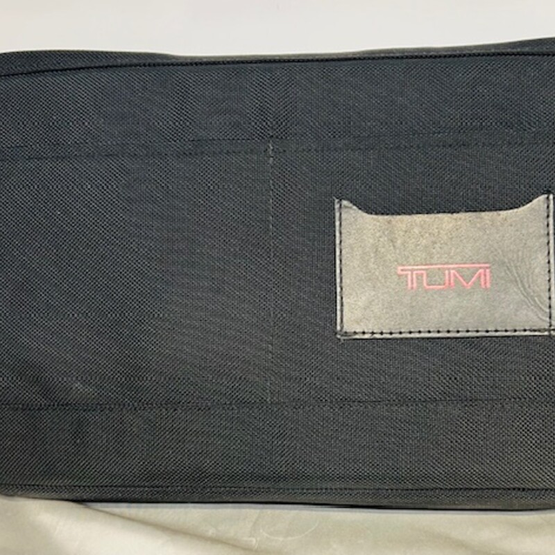 Tumi Padded Laptop Sleeve
Black
Size: 14.5x10H