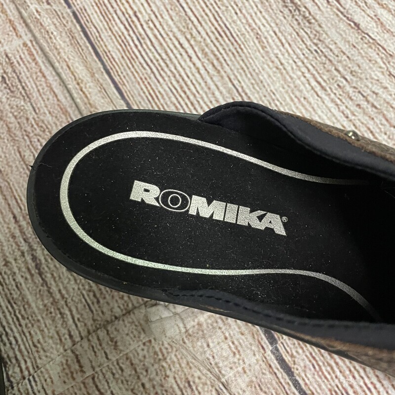 Romika slip on shoes black and bronze small heel size 8