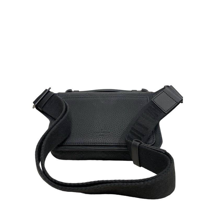 Louis Vuitton Sling Lock Black Leather
Dimensions:
Strap drop: 13.0 inches
Strap drop max: 22.8 inches
Handle:Single

Matte black hardware
V stitching and embossed signature on the leather handle
S Lock magnetic closure
Large front pocket
Inside zipped pocket
Inside flat pocket
Strap:Not removable, adjustable