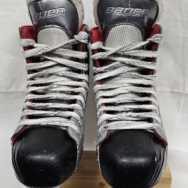 Bauer Vapor X4.0 Hockey Skates, Size: 8, pre-owned is great shape!  MSRP $199.99