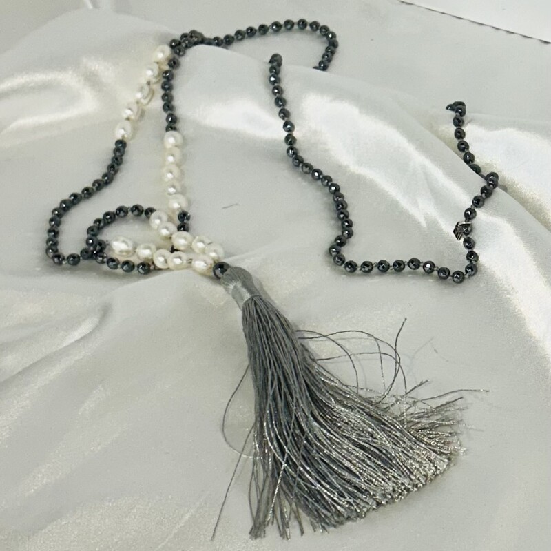 Chapin & Hollister Beaded Tassel Necklace
Black White Gray Size: 38L