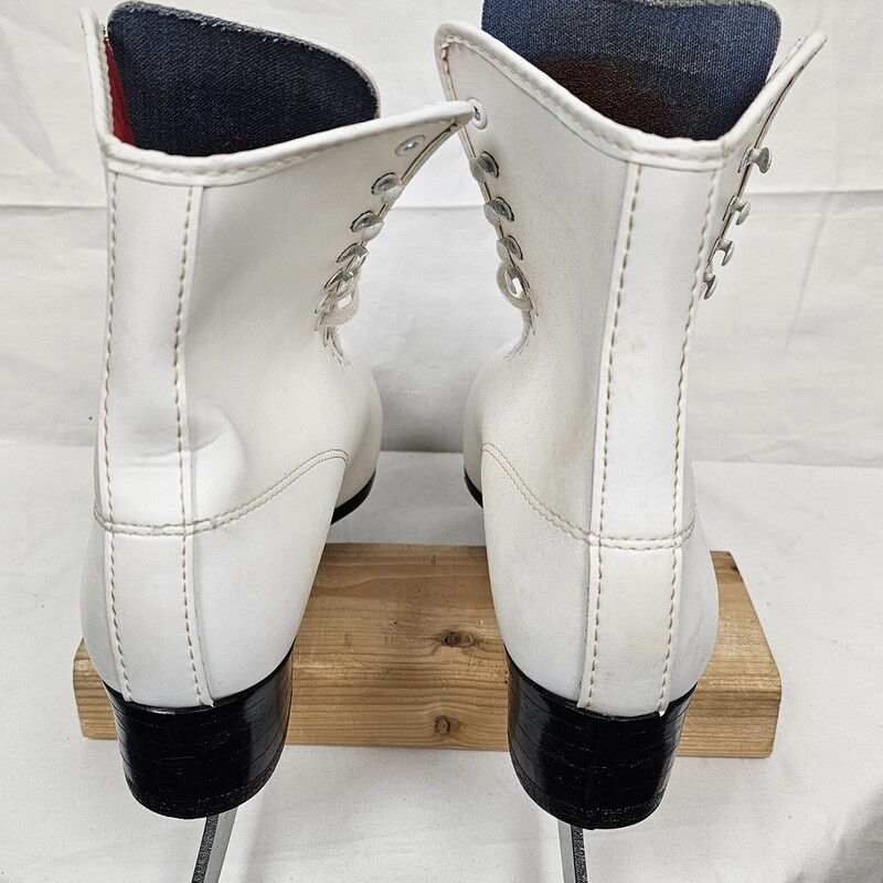 Pre-owned Canadian Royal Womens Figure Skates, Size: 9