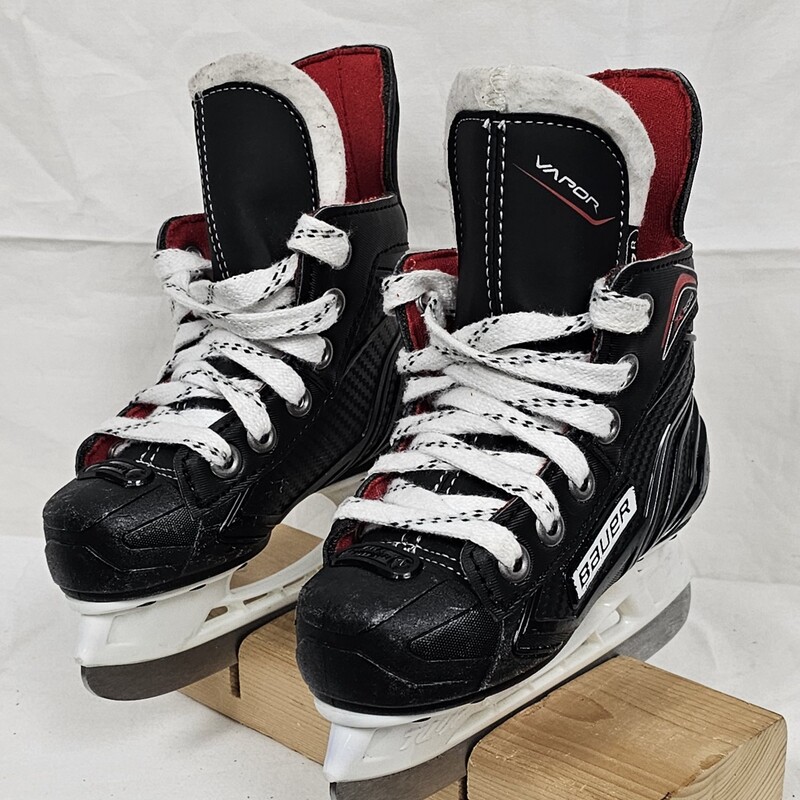 Pre-owned Bauer Vapor X300 Hockey Skates, Size: Y7