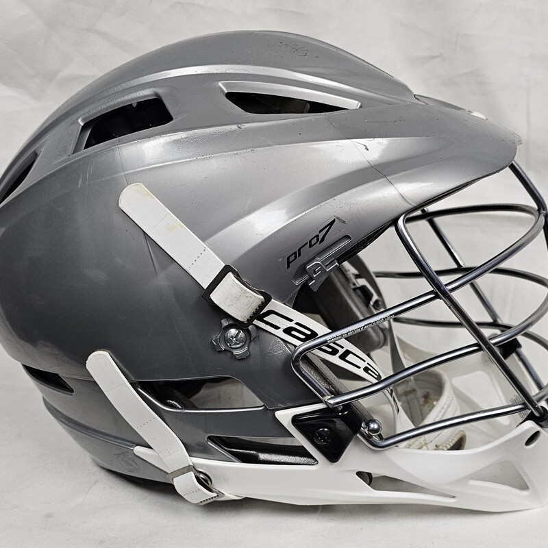 Cascade Pro 7 Lacrosse Helmet, Size: Adult (age 13+), pre-owned. MSRP $219.99