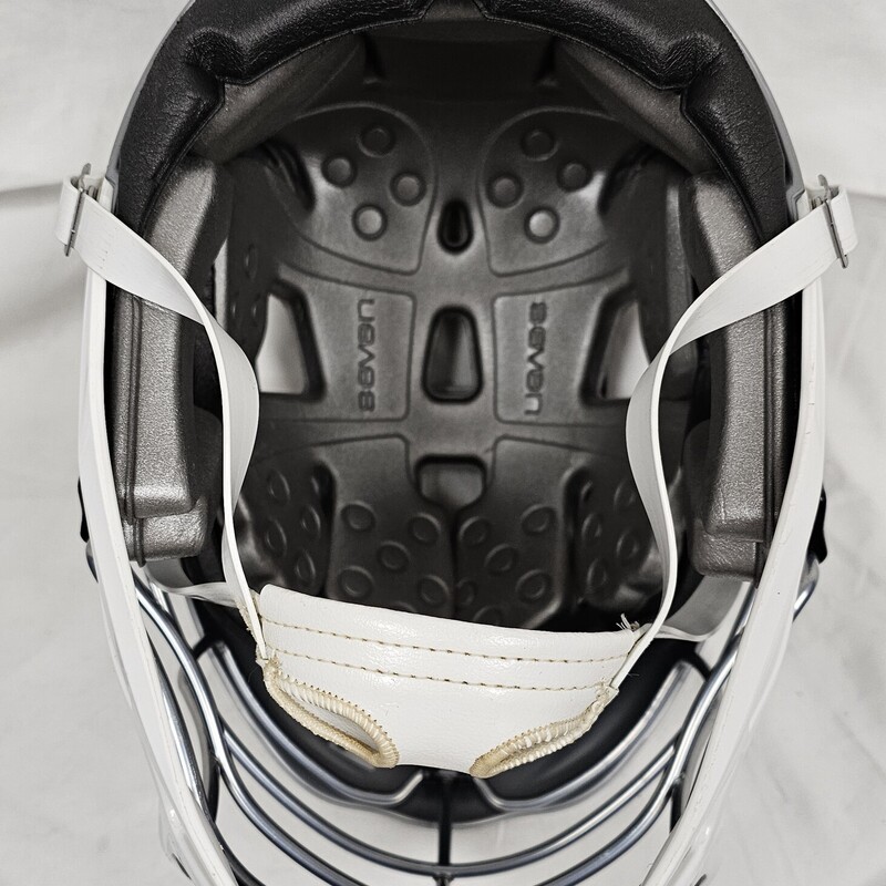 Cascade Pro 7 Lacrosse Helmet, Size: Adult (age 13+), pre-owned. MSRP $219.99