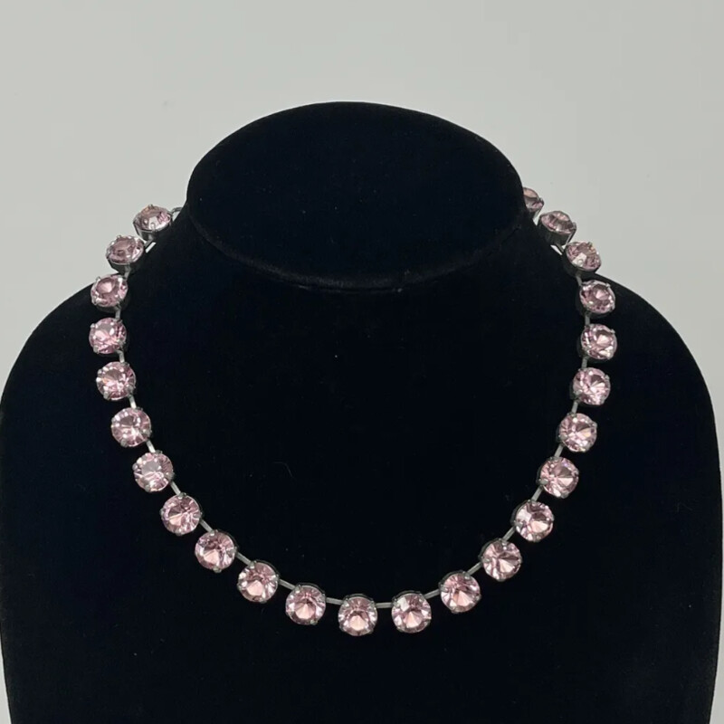 Sabika La Vie En Rose Manhattan Choker
Pink Silver Size: 17L
